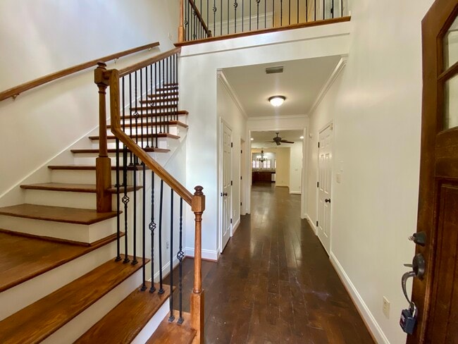 Building Photo - 3833 Kinross Pl