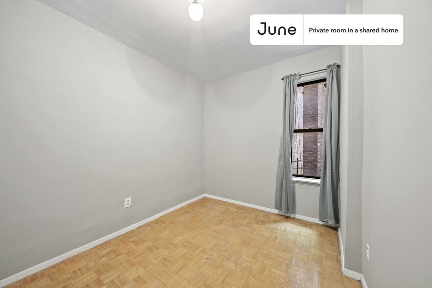 Building Photo - Room in Shared 3 bed/1 bath home