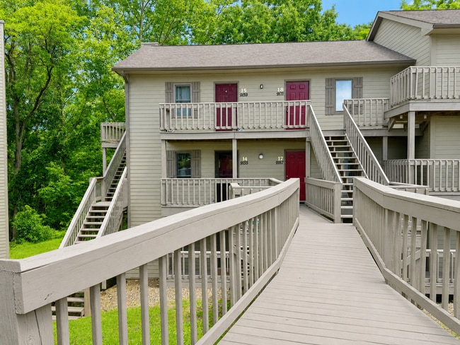 Building Photo - 9151 S Pointe Retreat Dr