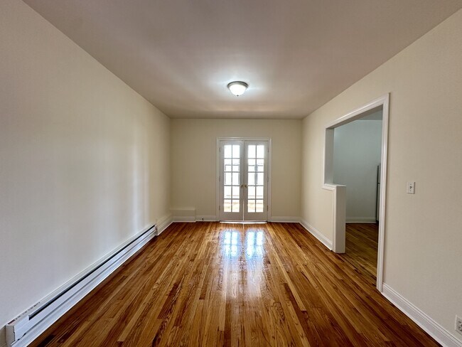 Building Photo - 347 Park Ave