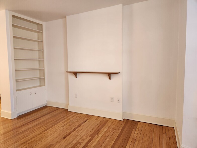 Building Photo - 125 Peyton St