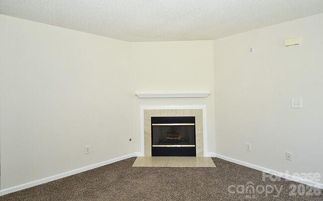 Building Photo - 118 Peterborough Dr