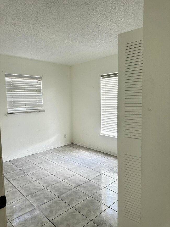 Building Photo - 5721 Boynton Crescent