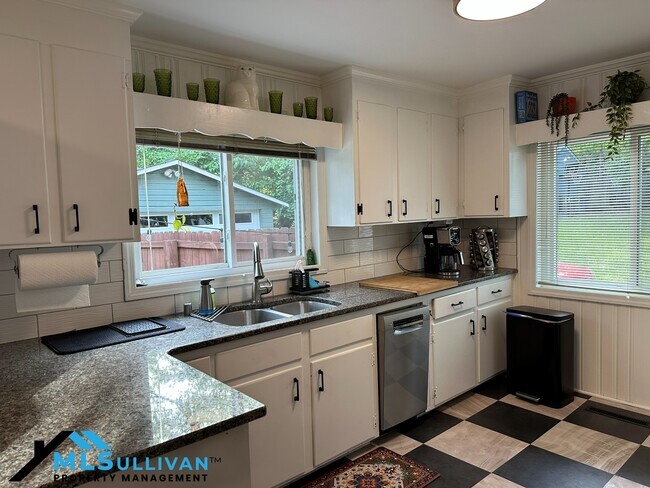 Building Photo - 1516 London Cir