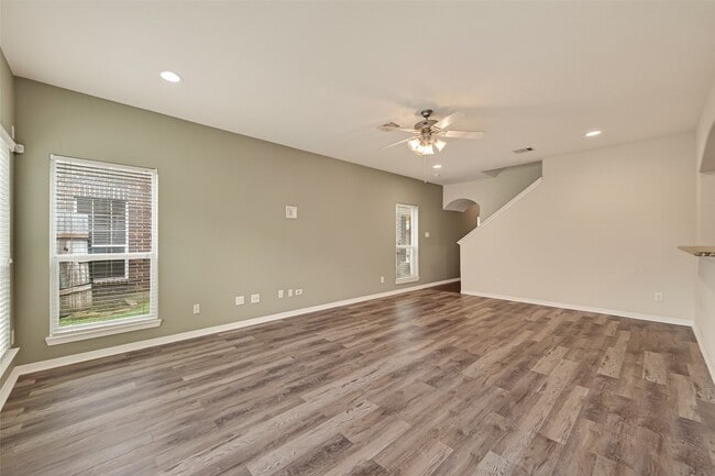 Building Photo - 8908 Clovermist Dr