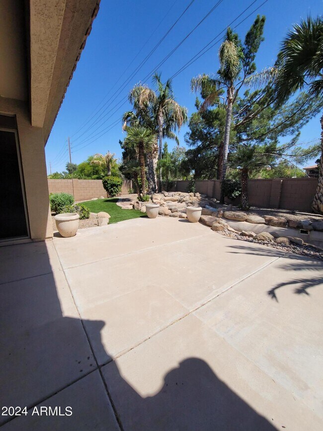Building Photo - 2461 W Marlin Dr