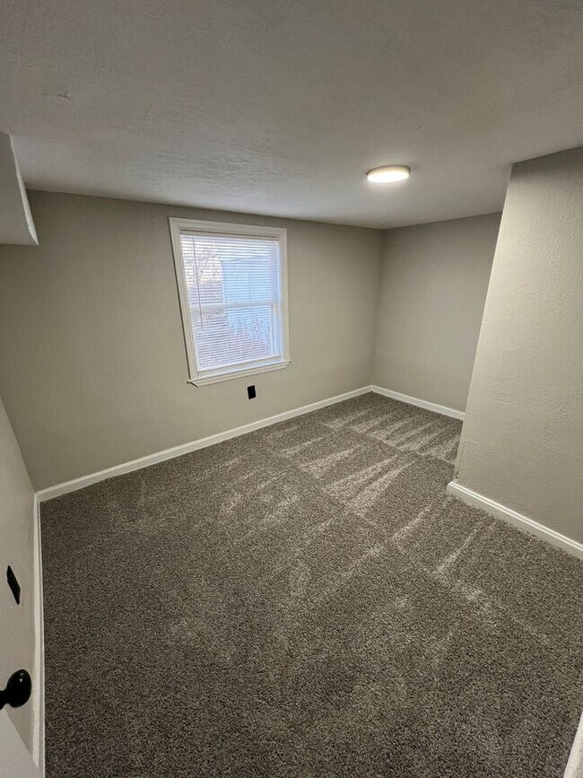 Building Photo - Charming 3-Bedroom Lower-Level Duplex