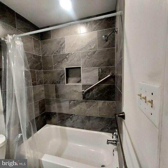 Building Photo - 10628 Sawdust Cir