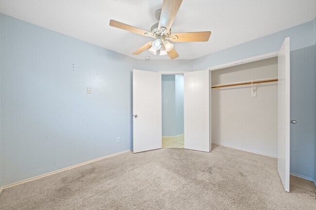 Building Photo - 11018 WARATH Oak Ct