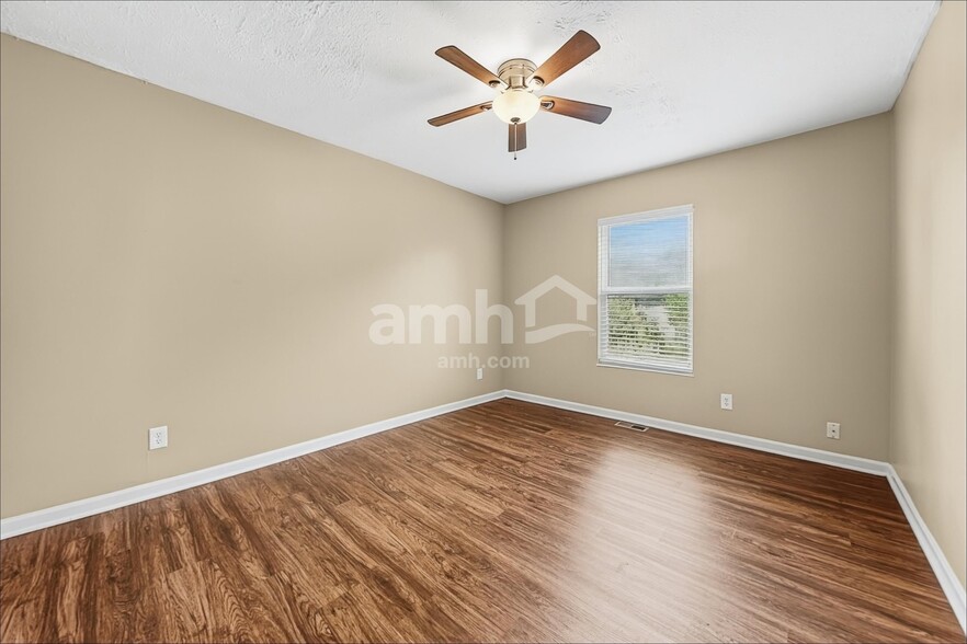 Building Photo - 6401 Sharps Ridge Ct