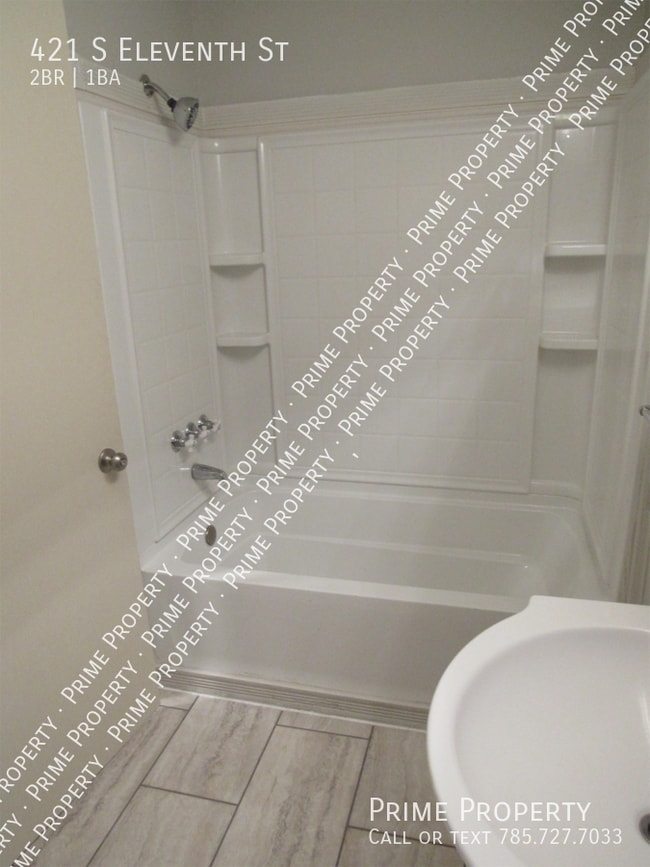 Building Photo - 421 S Eleventh St-