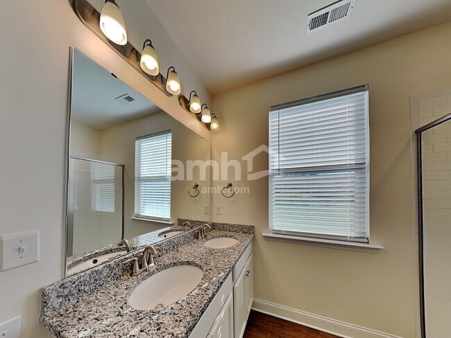 Building Photo - 115 Samara Ln