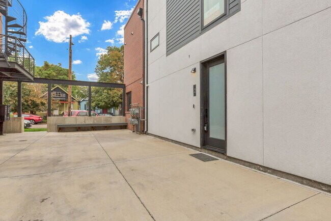 Building Photo - 635 Inca St