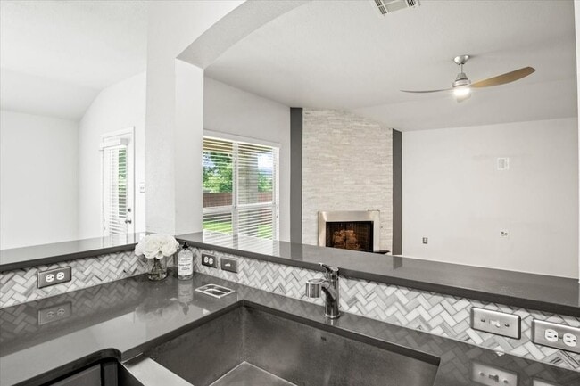 Building Photo - 416 Ponderosa Trail