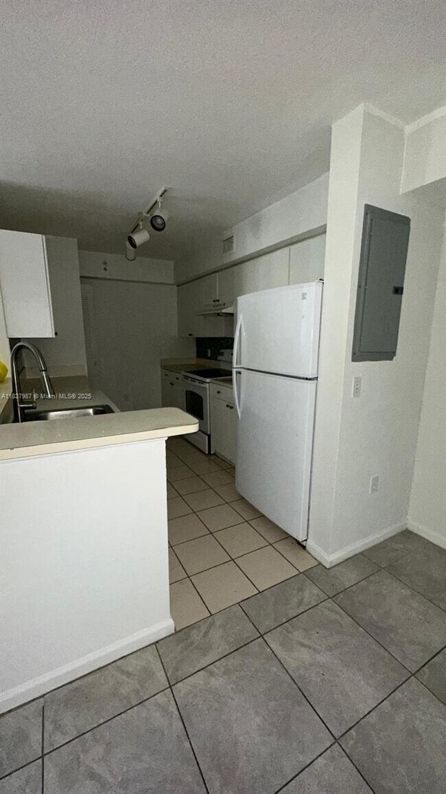 Building Photo - 15460 SW 284th St