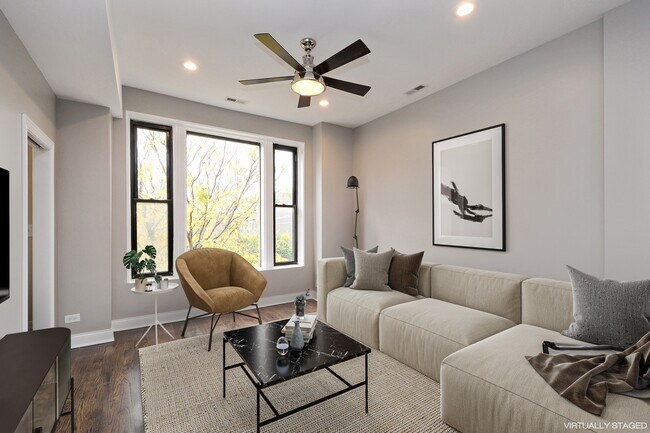 Building Photo - 1545 N Claremont Ave