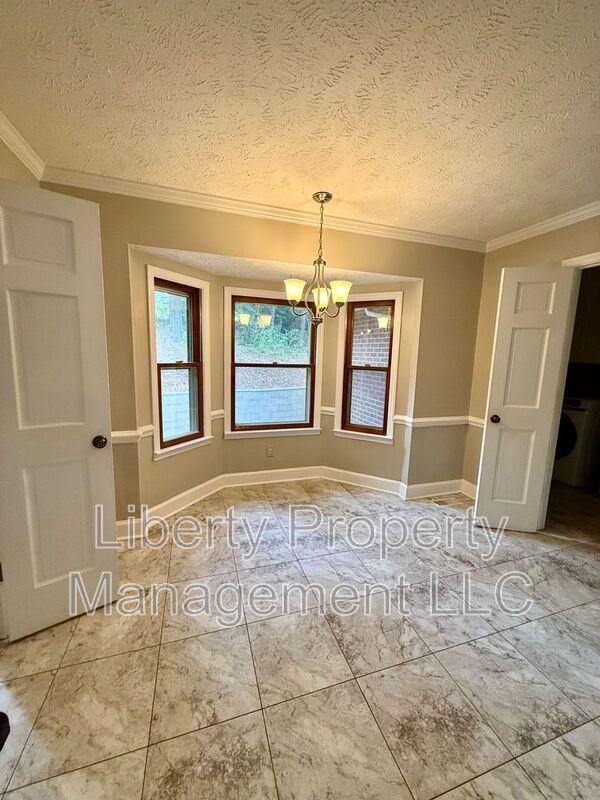 Building Photo - 2958 Walden Rd