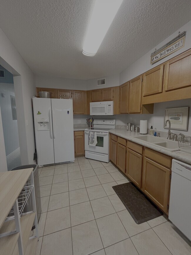 Building Photo - 1924 Westminster Cir