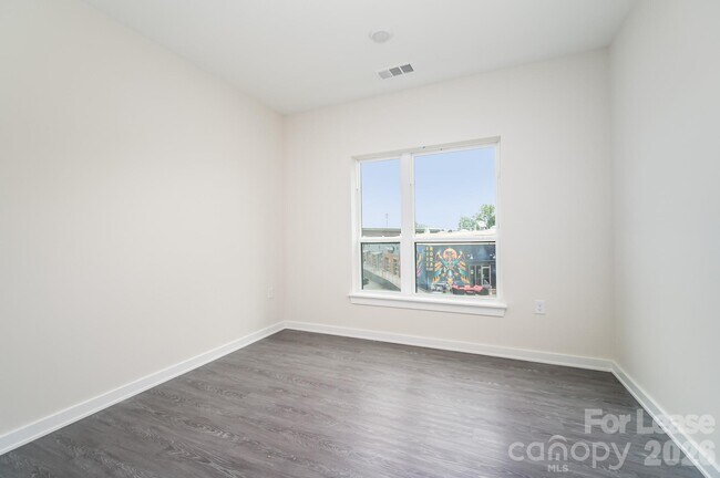 Building Photo - 3630 N Davidson St