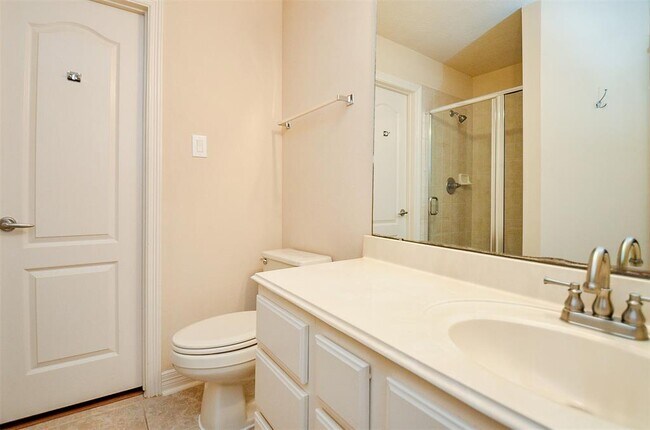 Building Photo - 7610 Breezeway Bend Ln