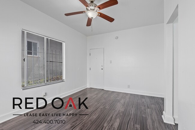 Building Photo - 250 Loma Dr