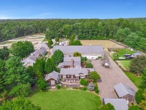 Building Photo - 558 N Roast Meat Hill Rd