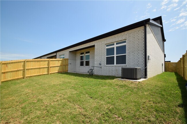 Building Photo - 550 Amethyst Rd