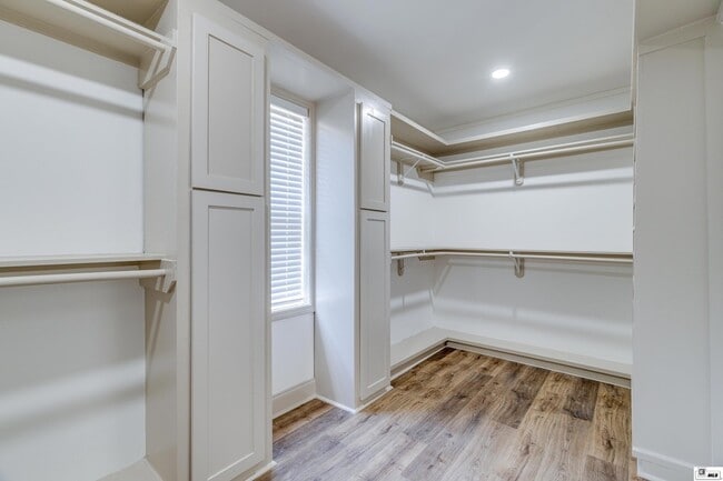 Building Photo - 281 Williams Rd