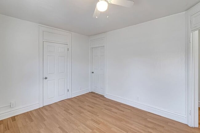 Building Photo - Renovated Upstairs 2-Bedroom, 2-Bath Apartment in Prime Downtown Location with 2 Office Spaces!