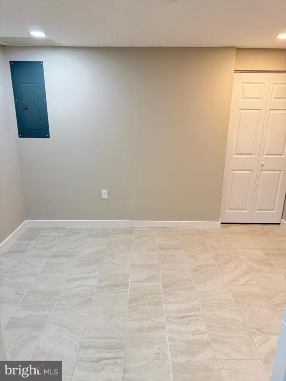 Building Photo - 10285 Ridgeline Dr