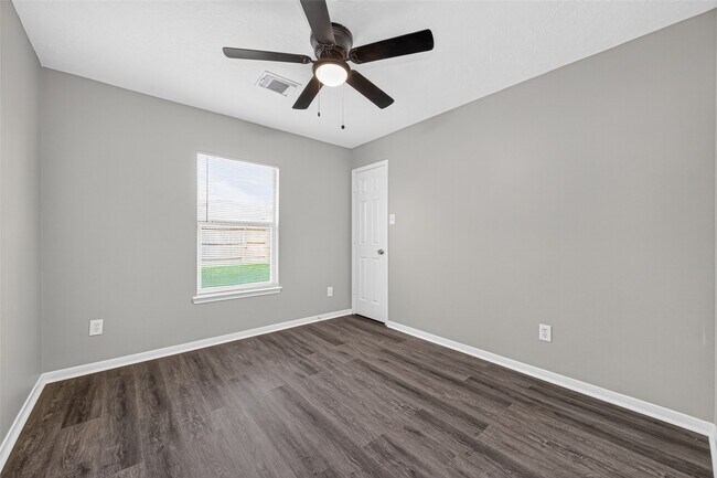 Building Photo - 8010 Indian Desert Dr