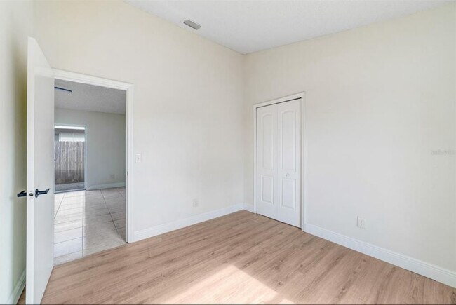 Building Photo - 1965 Teaberry Ct