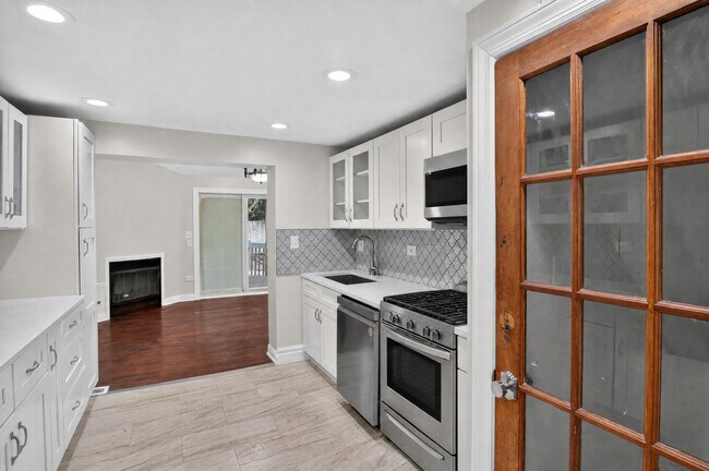 Building Photo - 9722 S Merrion Ave