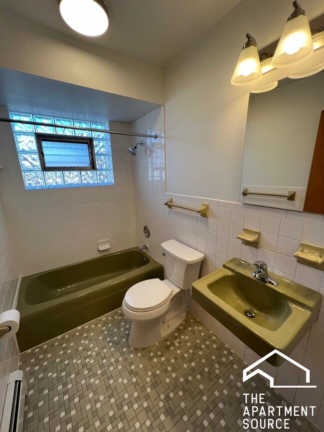 Building Photo - 328 Marengo Ave