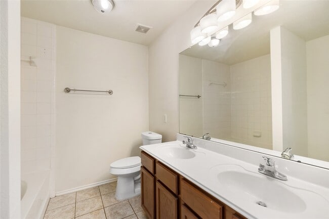 Building Photo - 22031 Silverfield Park Ln