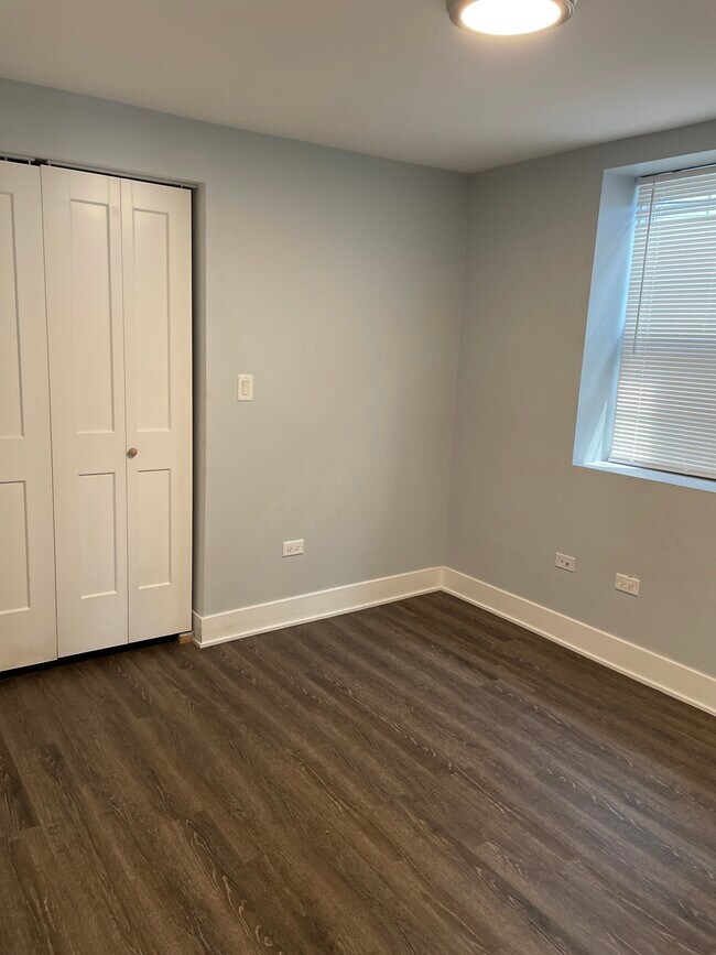 Building Photo - 2332 W 18th Pl