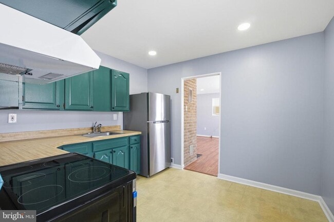 Building Photo - 444 Carrollton Dr