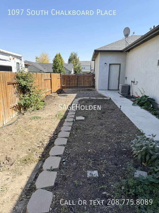 Building Photo - 1097 S Chalkboard Pl