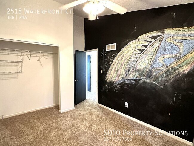 Building Photo - Lovely  3 bedroom, 2 bathroom home located...