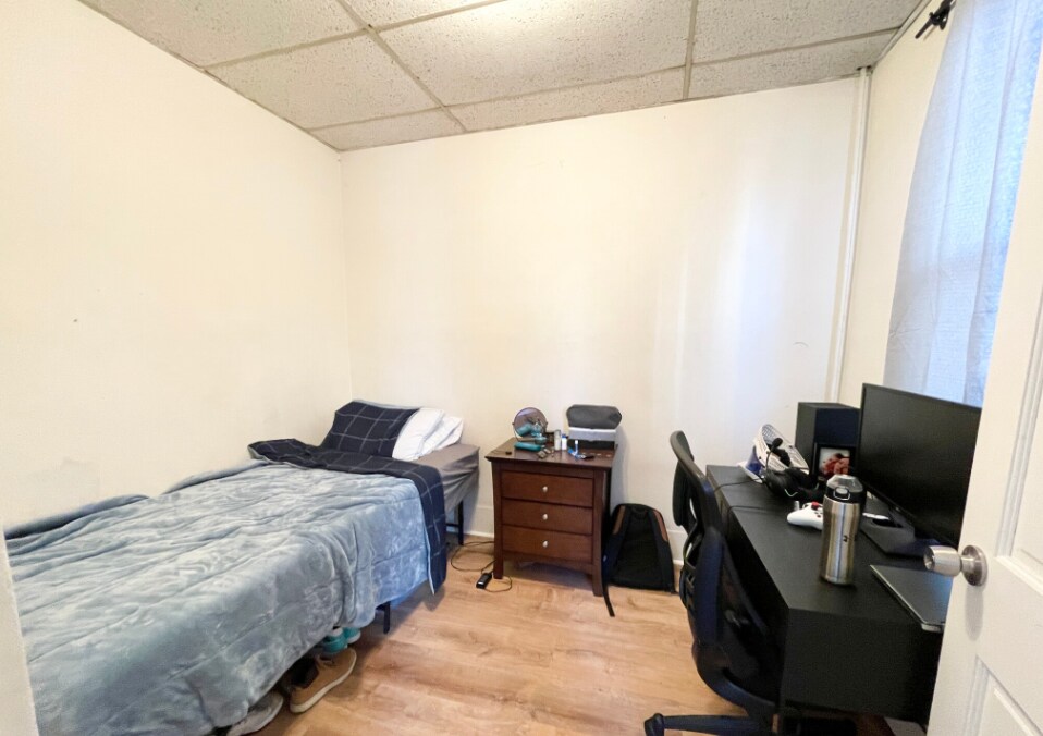 Building Photo - 1572 Tremont St