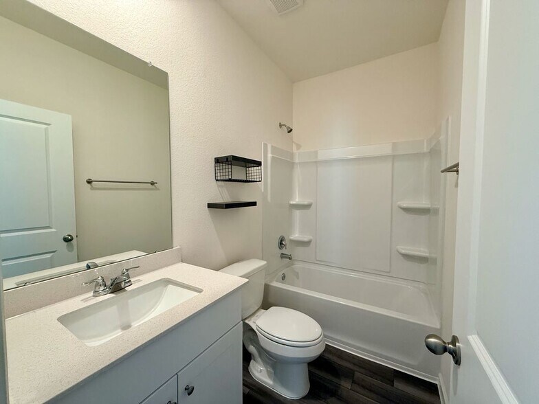 Building Photo - 31238 Williams Lndg St