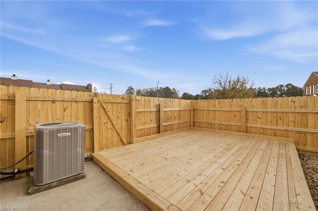 Building Photo - 725 Mill Landing Rd