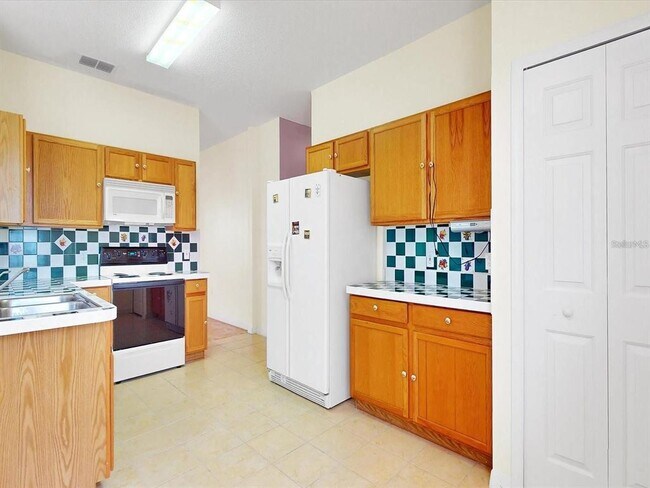 Building Photo - 619 Reindeer Dr