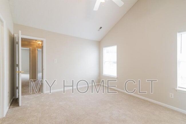 Building Photo - 12025 Brownestone View Dr