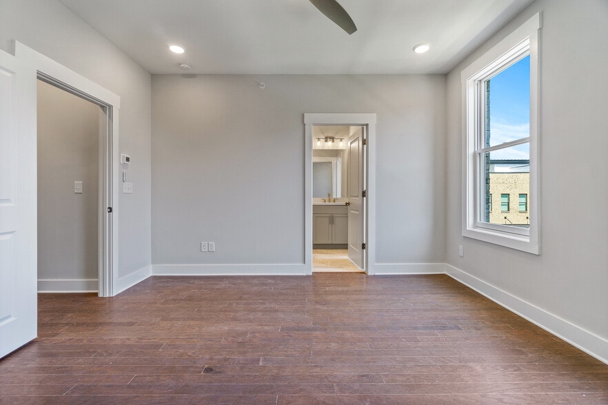 Building Photo - 1028 Robert Smalls Way