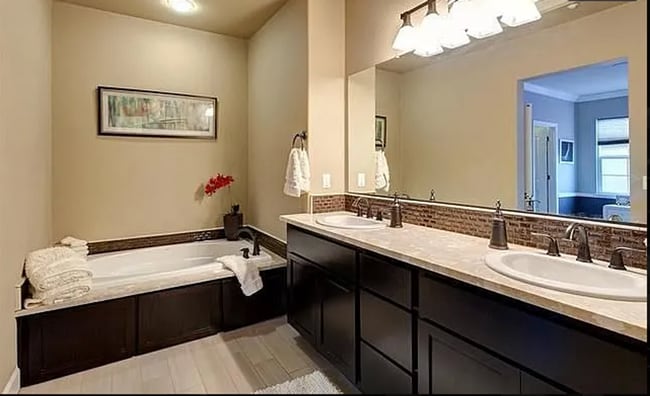 Building Photo - EPIC REA - Modern-Style 3 BR/3BA townhouse...