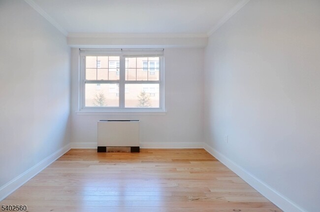 Building Photo - 41 Elm St