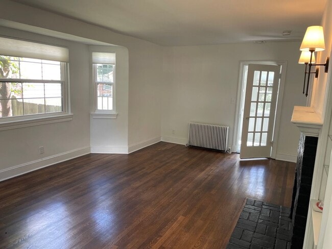 Building Photo - Updated Cute Cape - 3 bedroom, 2 bath -  4509 Fitzhugh Ave.