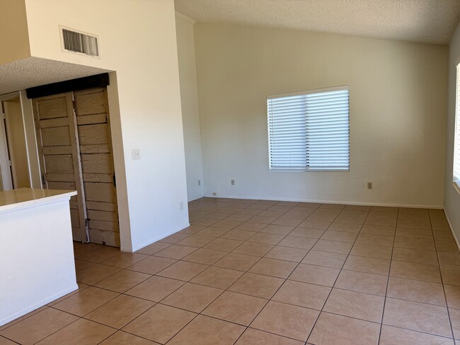 Building Photo - 4871 W Condor Dr