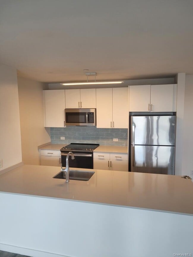 Building Photo - 221 E Main St